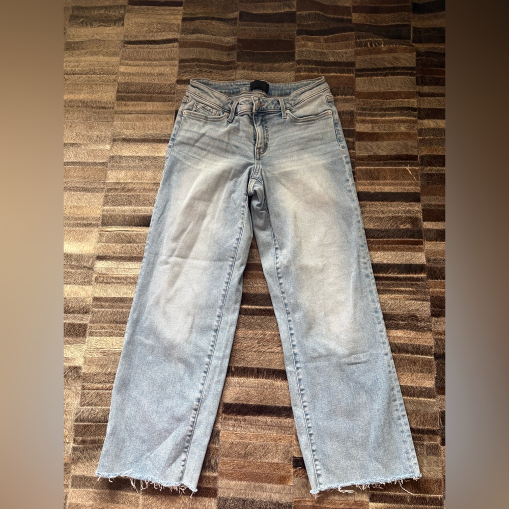 Buckle Black Light Blue Jeans